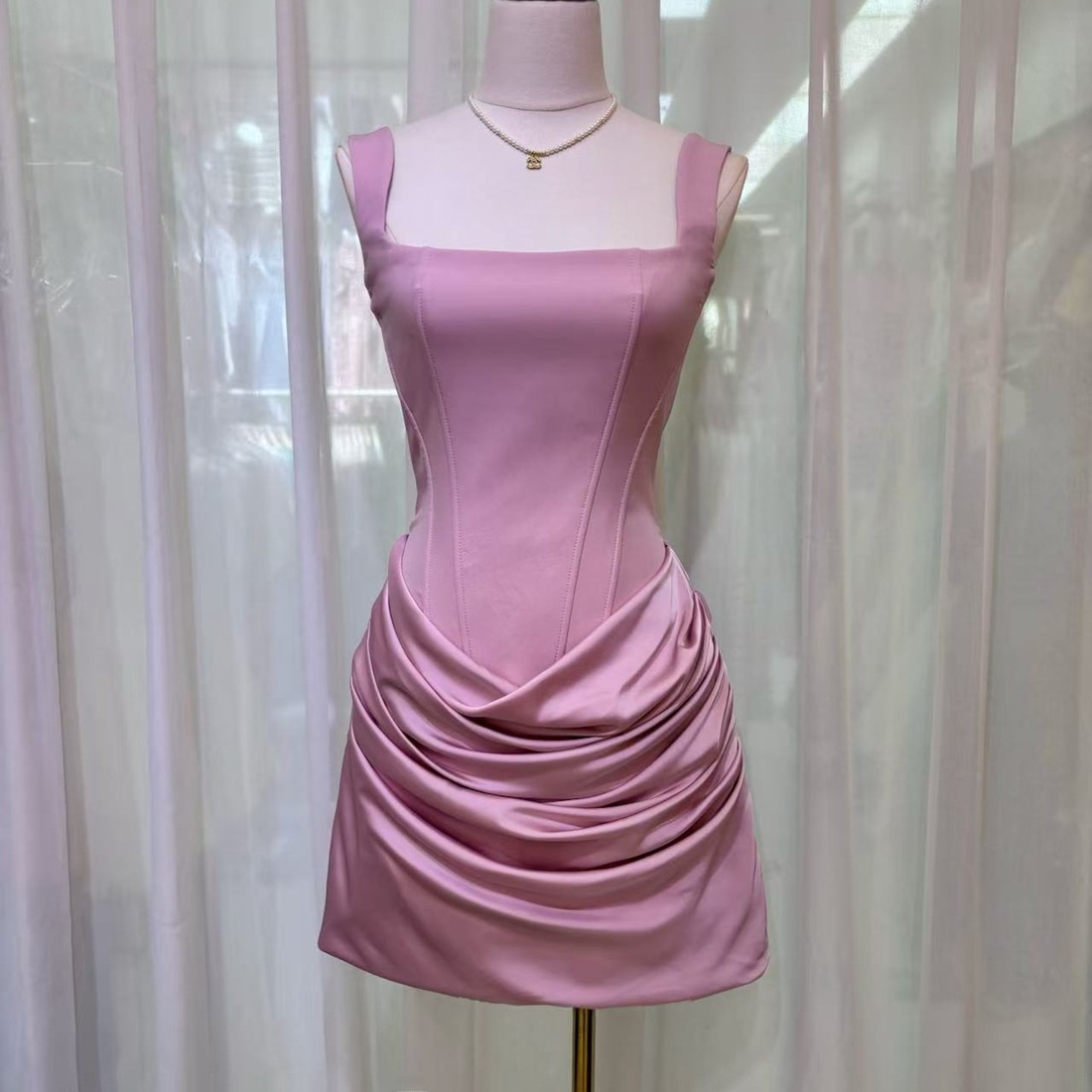 ชุดราตรีผ้าซาตินสายเดี่ยวทรงเอ - Women Formal Wear With Skirt บทวิจารณ์และราคา